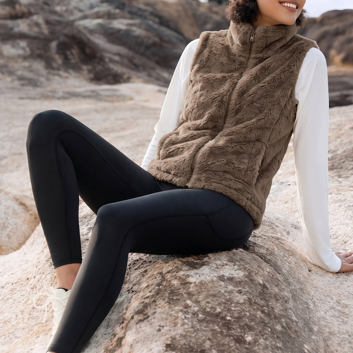 Women's Sherpa Fleece Vest Zip Up Lightweight Sleeveless Jacket with Pockets Soft Warm Casual Outerwear for Fall and Winter