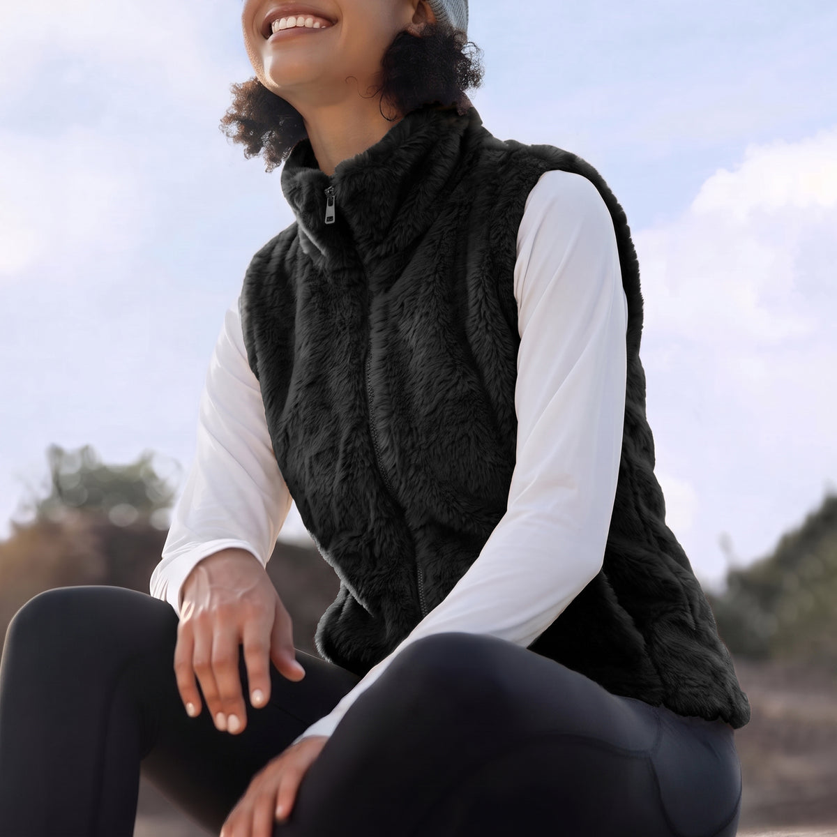 Women's Sherpa Fleece Vest Zip Up Lightweight Sleeveless Jacket with Pockets Soft Warm Casual Outerwear for Fall and Winter