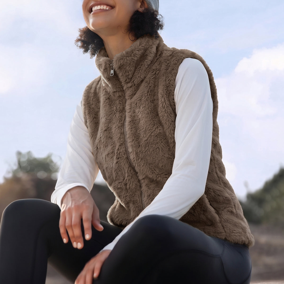 Women's Sherpa Fleece Vest Zip Up Lightweight Sleeveless Jacket with Pockets Soft Warm Casual Outerwear for Fall and Winter
